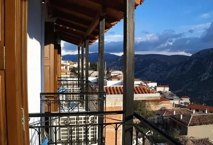 αρίων 3* Δελφοί